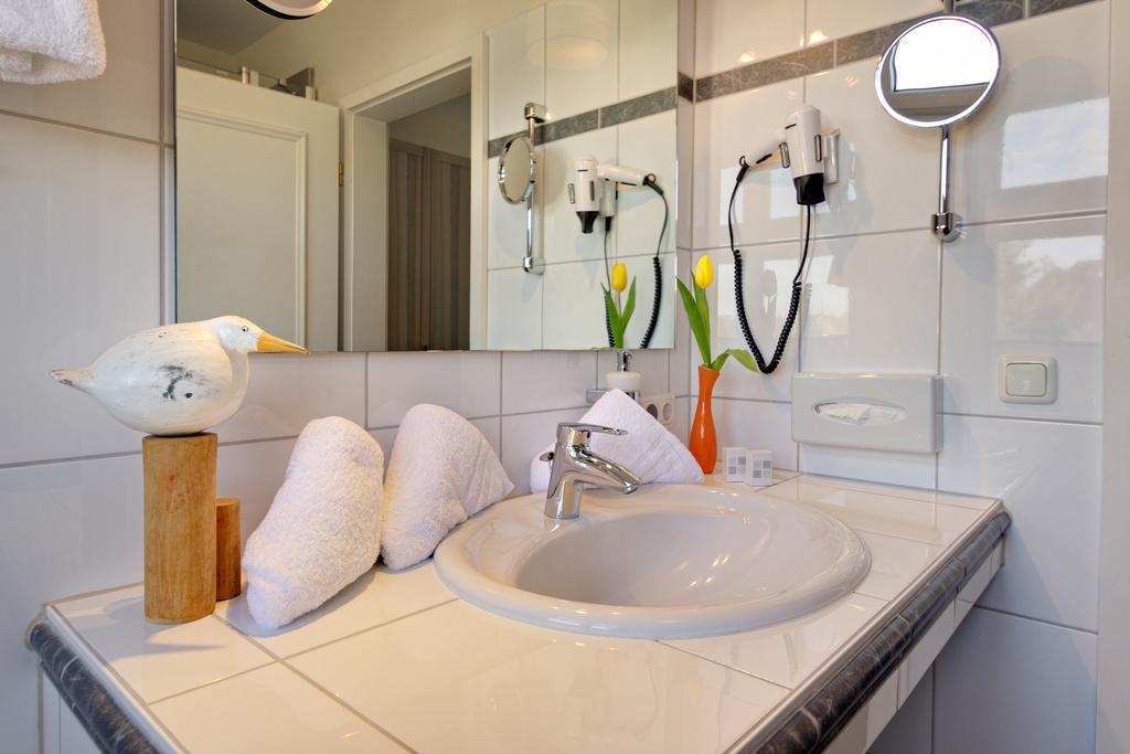Double Room,169036206:JPEG